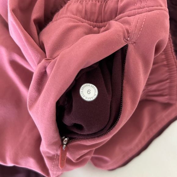Lululemon reversible shorts(size 6) - Picture 5 of 5